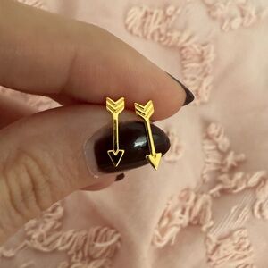 925 Sterling Silver 14k gold plated Arrow Stud Earrings BRAND NEW